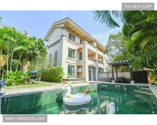 洛赫特那张脸，泳池边却像明星后花园，谁还在意比赛啊？