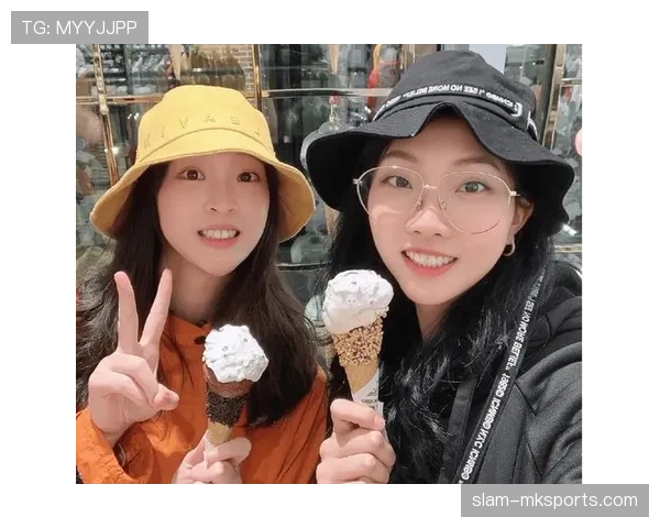 袁心玥训练场像坦克，逛街却把名牌当塑料袋拎，路人表情太真实